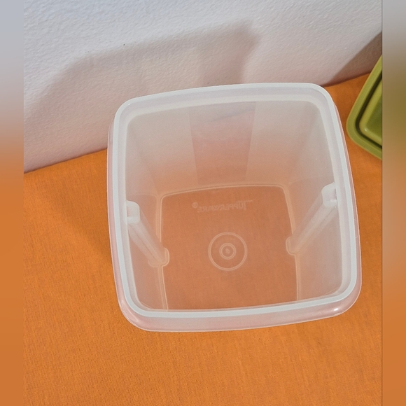 Vintage Tupperware Pickle Keeper 1330-8 - Picture 3 of 10